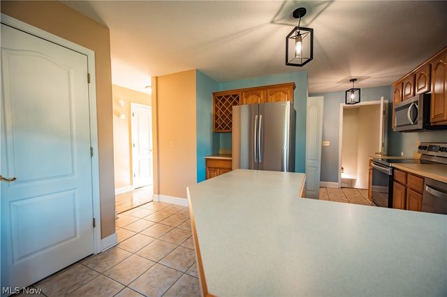 1852 Massachusetts Avenue 8, Poland, OH 44514