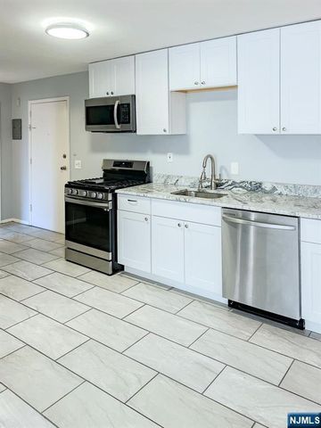 59-61 Brighton 5, Belleville, NJ 07109