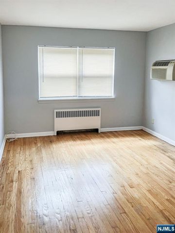 59-61 Brighton 5, Belleville, NJ 07109