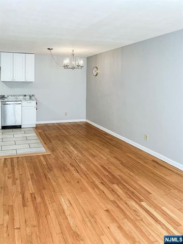 59-61 Brighton 5, Belleville, NJ 07109