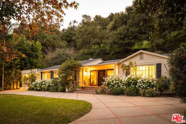 2533 Benedict Canyon Drive, Beverly Hills, CA 90210