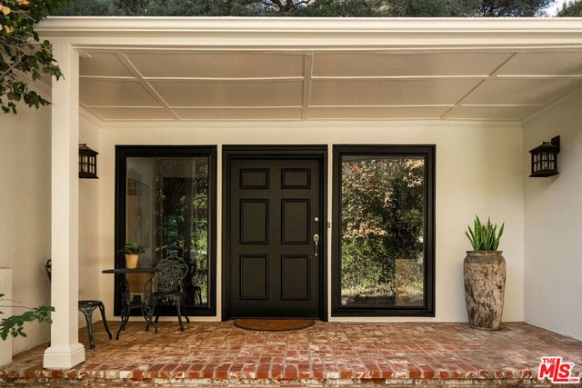 2533 Benedict Canyon Drive, Beverly Hills, CA 90210