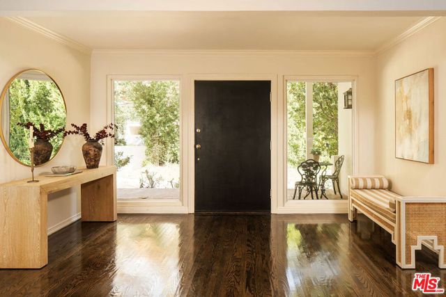 2533 Benedict Canyon Drive, Beverly Hills, CA 90210