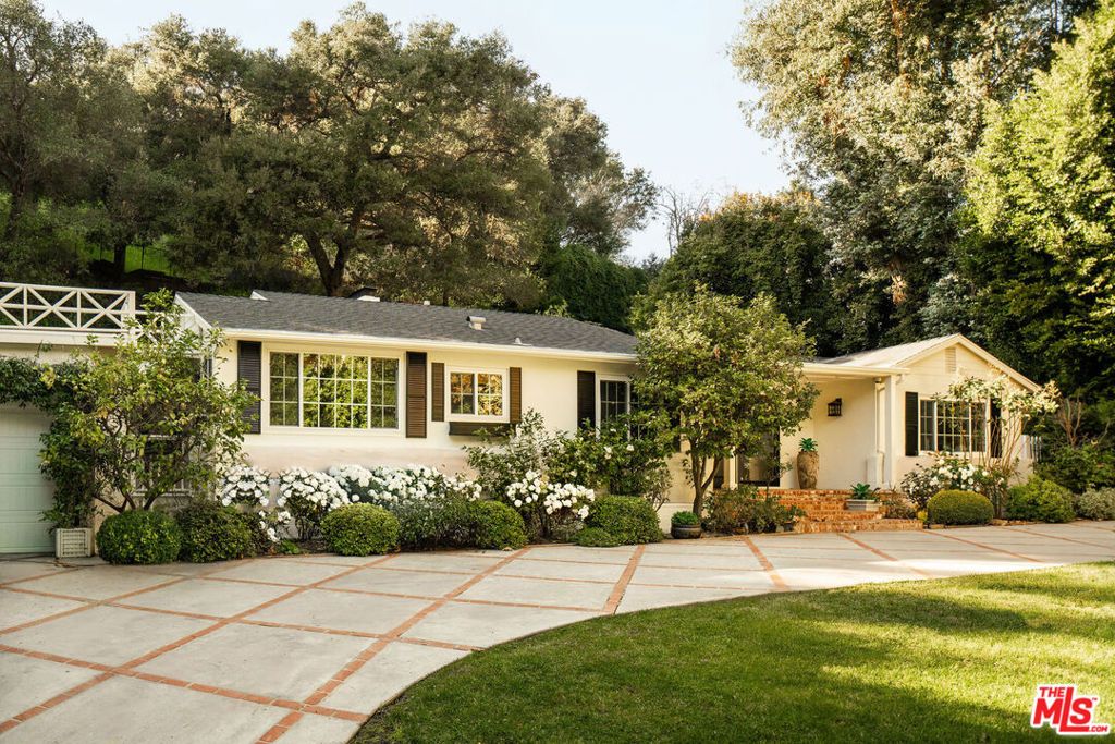 2533 Benedict Canyon Drive, Beverly Hills, CA 90210