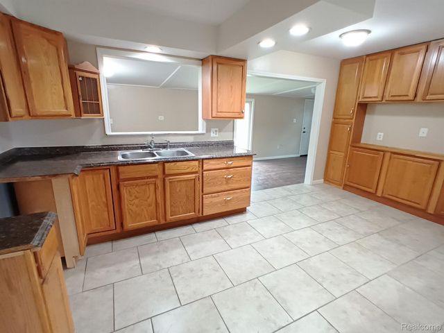 15870 ALLEN Road, Taylor, MI 48180