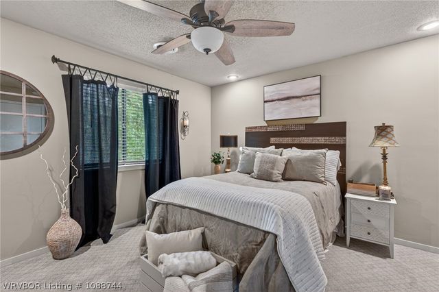 2709 Heather Oaks Way, Fort Smith, AR 72908