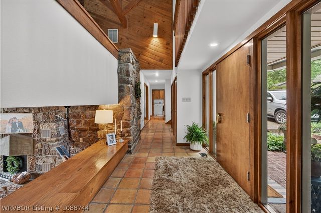 2709 Heather Oaks Way, Fort Smith, AR 72908