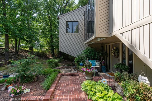 2709 Heather Oaks Way, Fort Smith, AR 72908