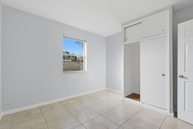 533 NW 15th Way, Fort Lauderdale, FL 33311