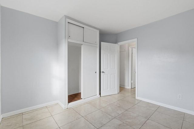 533 NW 15th Way, Fort Lauderdale, FL 33311