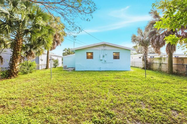 533 NW 15th Way, Fort Lauderdale, FL 33311