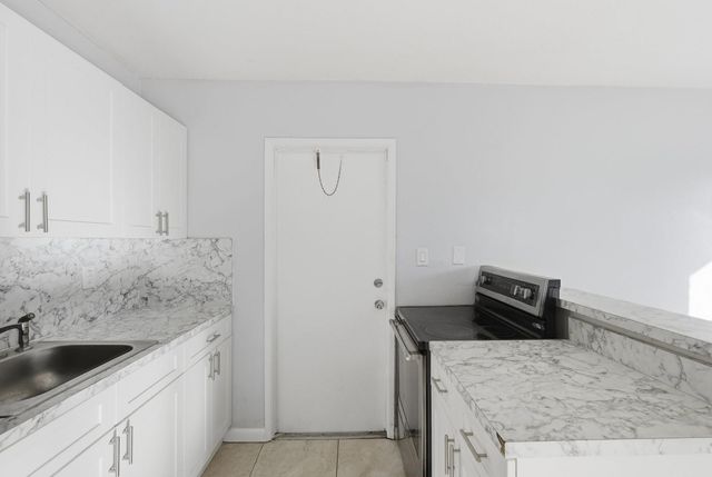 533 NW 15th Way, Fort Lauderdale, FL 33311