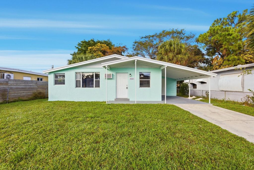 533 NW 15th Way, Fort Lauderdale, FL 33311