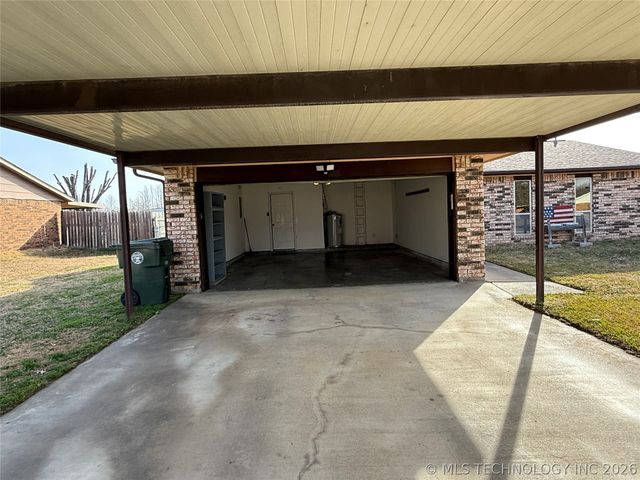 2606 Daniel Boulevard, Muskogee, OK 74403