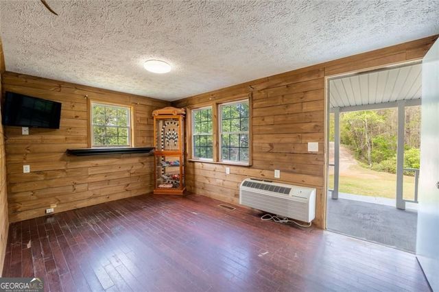 2427 Miller Lane, Gainesville, GA 30507