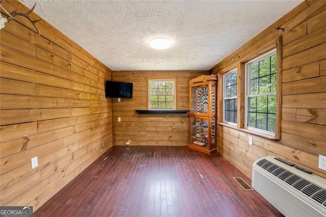 2427 Miller Lane, Gainesville, GA 30507