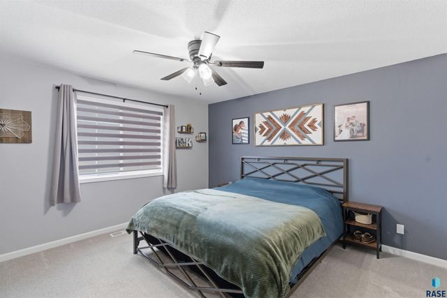 7209 Strabane St Street, Sioux Falls, SD 57106