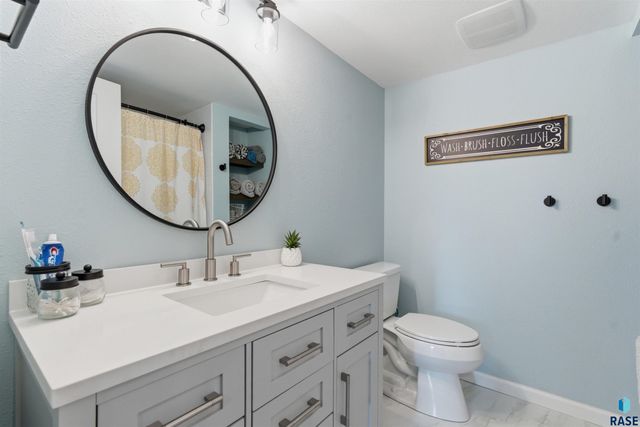 7209 Strabane St Street, Sioux Falls, SD 57106