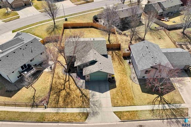 7209 Strabane St Street, Sioux Falls, SD 57106