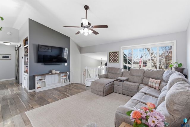 7209 Strabane St Street, Sioux Falls, SD 57106