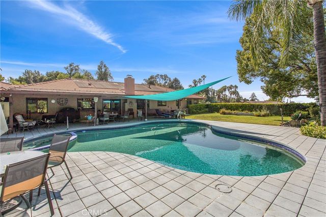 1405 Sterling Road, Redlands, CA 92373