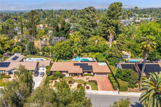 1405 Sterling Road, Redlands, CA 92373