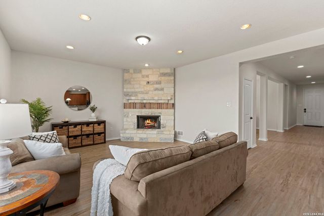 228 Winding Riv, Boerne, TX 78006