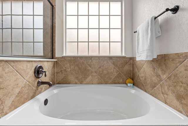 228 Winding Riv, Boerne, TX 78006