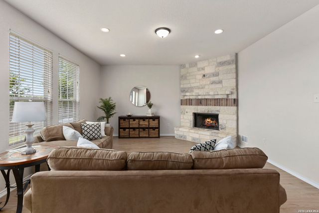 228 Winding Riv, Boerne, TX 78006