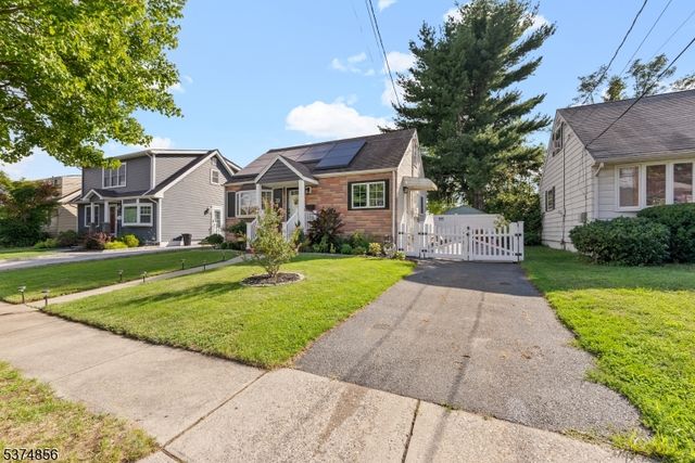 39 Melody Hill Rd, Clifton City, NJ 07013