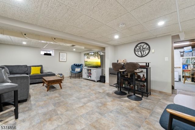 39 Melody Hill Rd, Clifton City, NJ 07013