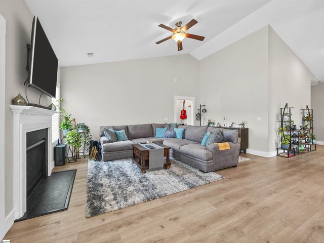 262 E Pyrenees Drive, Lyman, SC 29365