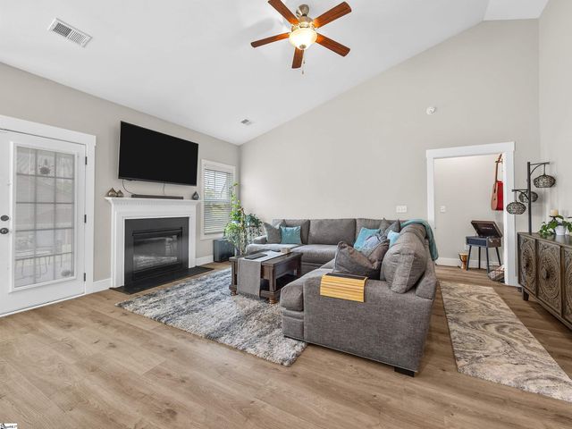 262 E Pyrenees Drive, Lyman, SC 29365