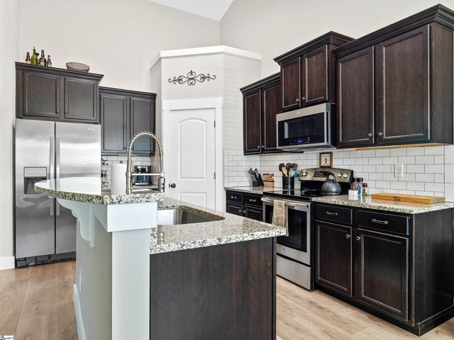 262 E Pyrenees Drive, Lyman, SC 29365