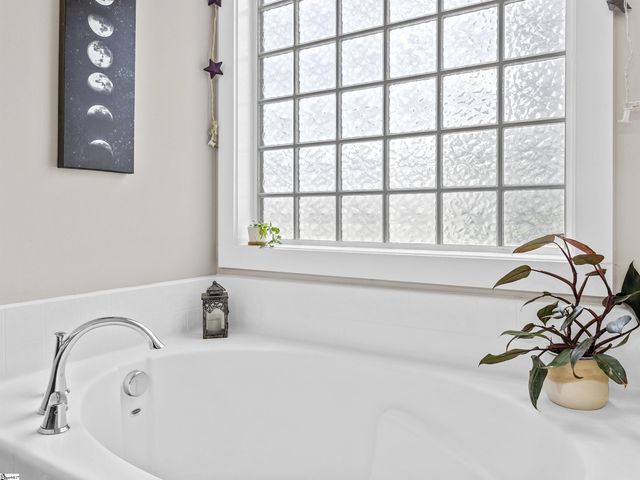 262 E Pyrenees Drive, Lyman, SC 29365