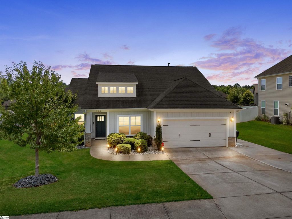 262 E Pyrenees Drive, Lyman, SC 29365