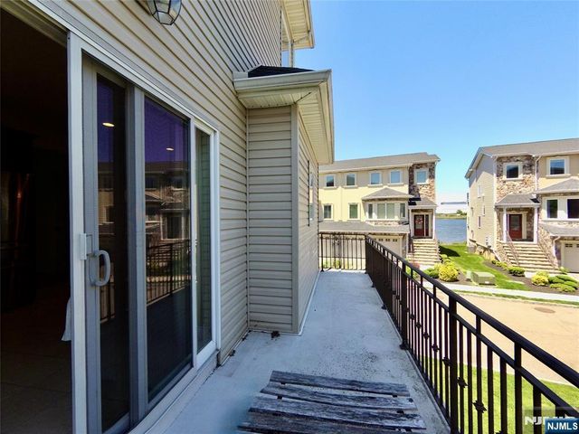 25 Jacobs Landing Way, Secaucus, NJ 07094