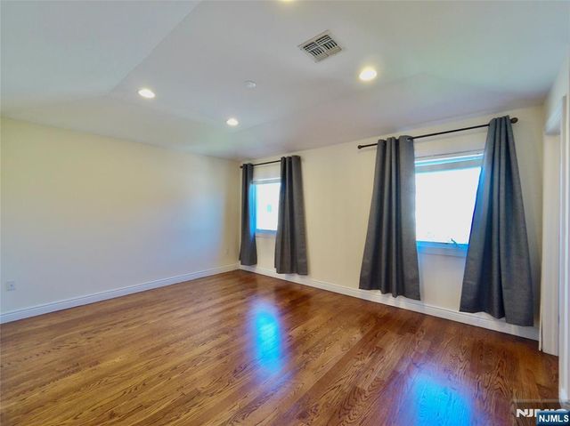 25 Jacobs Landing Way, Secaucus, NJ 07094