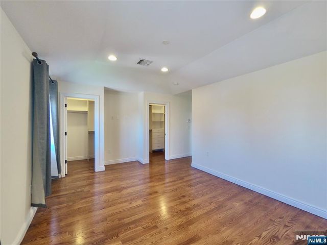 25 Jacobs Landing Way, Secaucus, NJ 07094