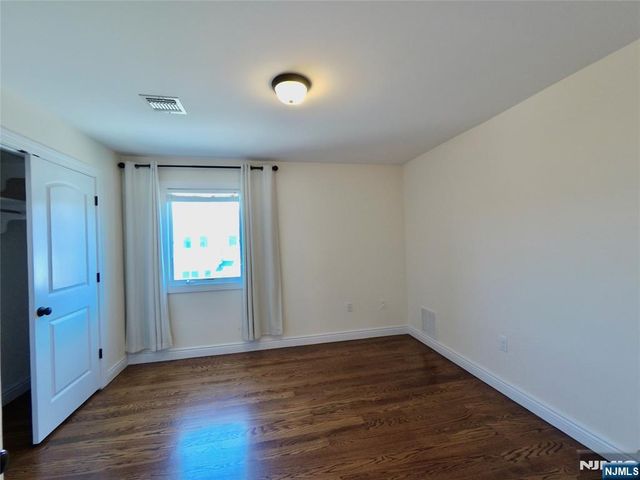 25 Jacobs Landing Way, Secaucus, NJ 07094