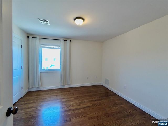 25 Jacobs Landing Way, Secaucus, NJ 07094