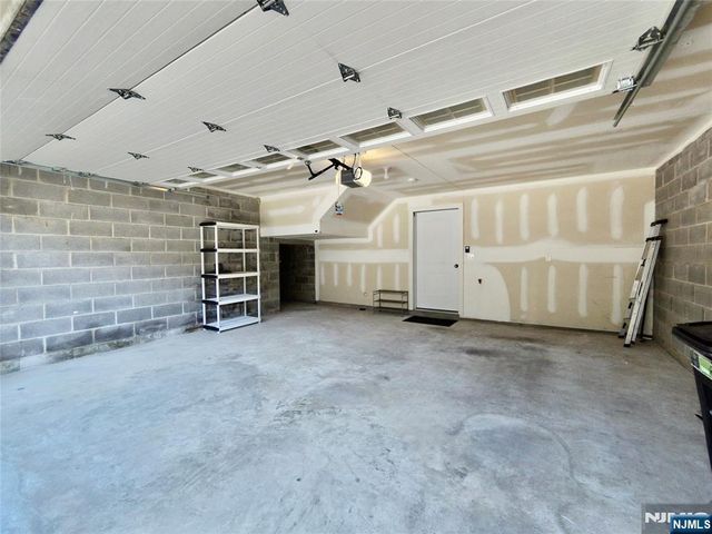 25 Jacobs Landing Way, Secaucus, NJ 07094