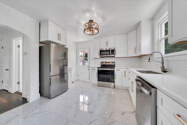 3625 Poplar DR, Roanoke, VA 24018