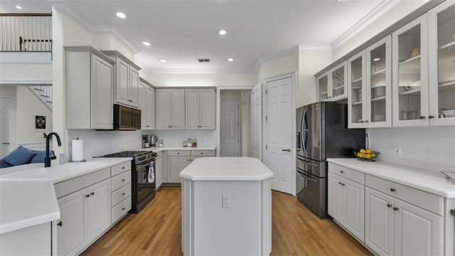 2542 CREWS LAKE HILLS LOOP S, Lakeland, FL 33813