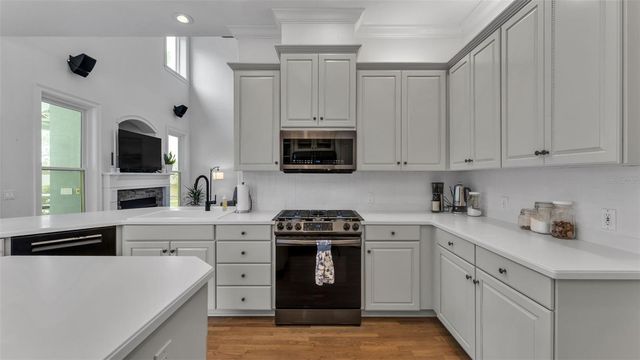 2542 CREWS LAKE HILLS LOOP S, Lakeland, FL 33813