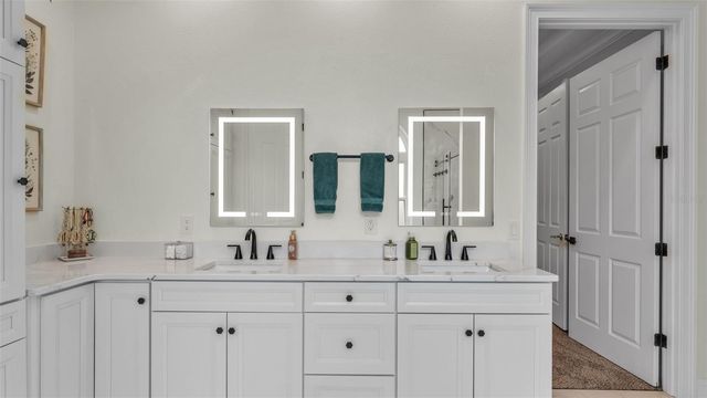 2542 CREWS LAKE HILLS LOOP S, Lakeland, FL 33813