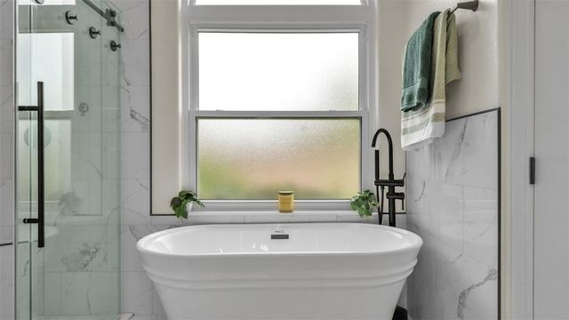 2542 CREWS LAKE HILLS LOOP S, Lakeland, FL 33813