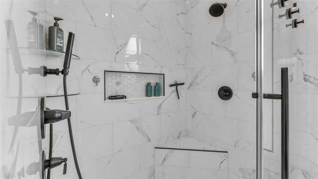 2542 CREWS LAKE HILLS LOOP S, Lakeland, FL 33813