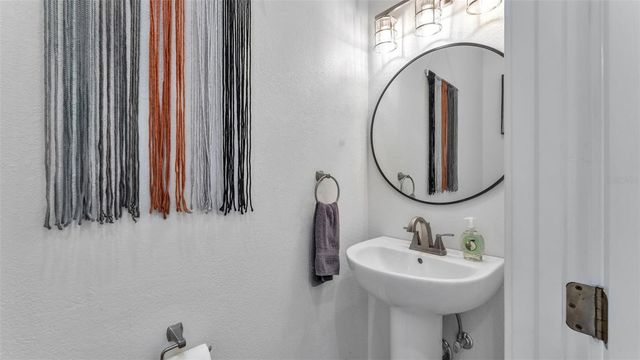 2542 CREWS LAKE HILLS LOOP S, Lakeland, FL 33813