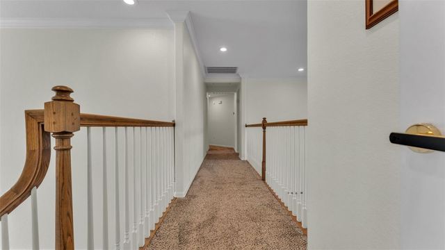 2542 CREWS LAKE HILLS LOOP S, Lakeland, FL 33813